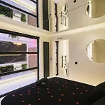 Loveroom O Diable Des Plaisirs
