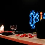 Loveroom O Diable Des Plaisirs Casa vacanze Tourcoing