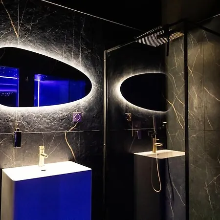 Loveroom O Diable Des Plaisirs