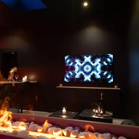 Loveroom O Diable Des Plaisirs Apartmán *