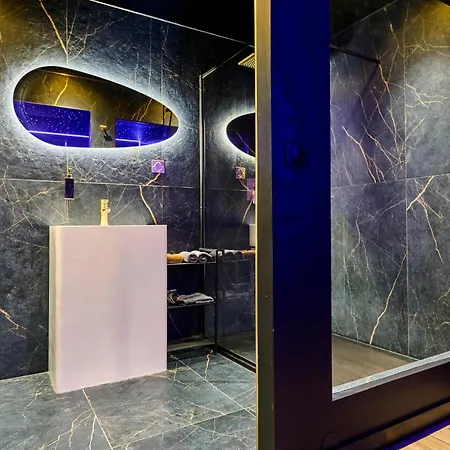 Loveroom O Diable Des Plaisirs Apartmán *