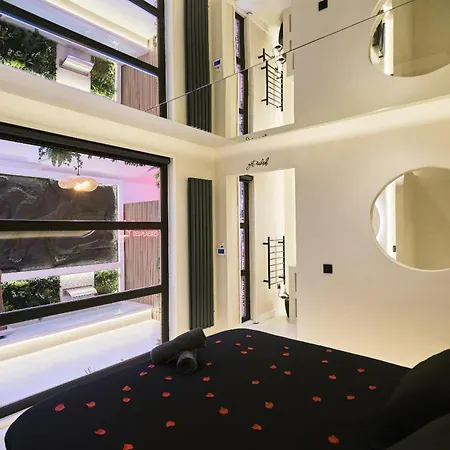 Loveroom O Diable Des Plaisirs