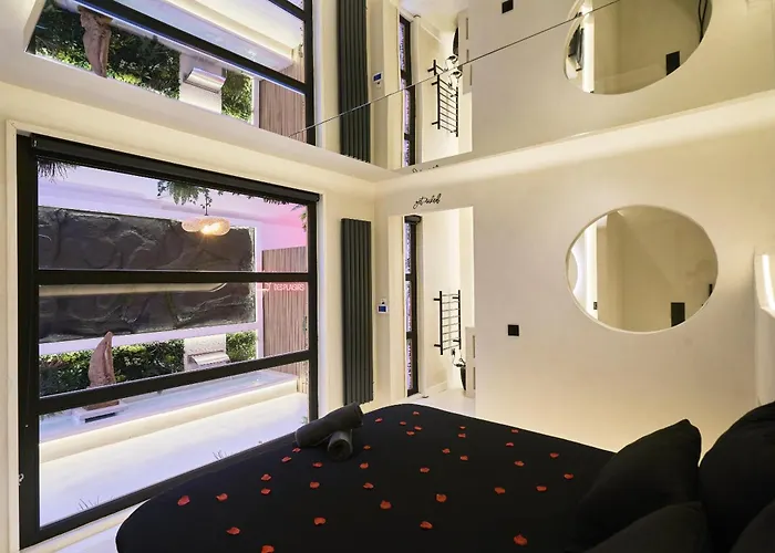 Loveroom O Diable Des Plaisirs