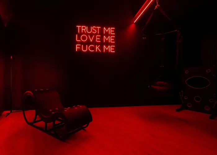Loveroom O Diable Des Plaisirs *